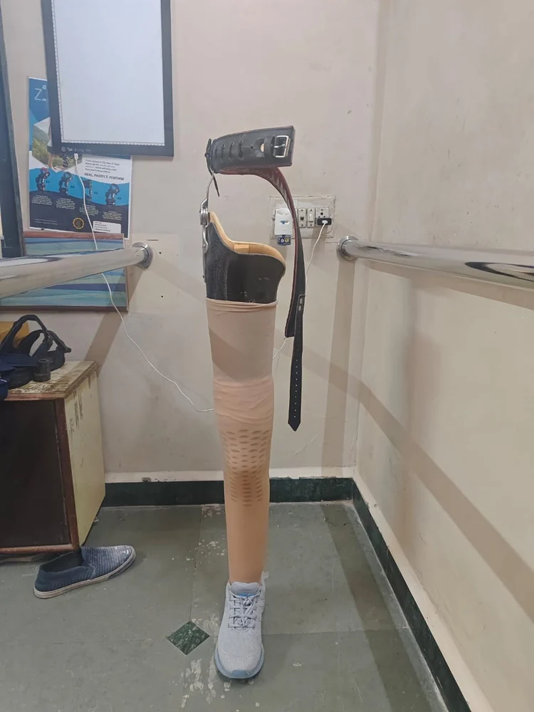 Above Knee Thumb 2